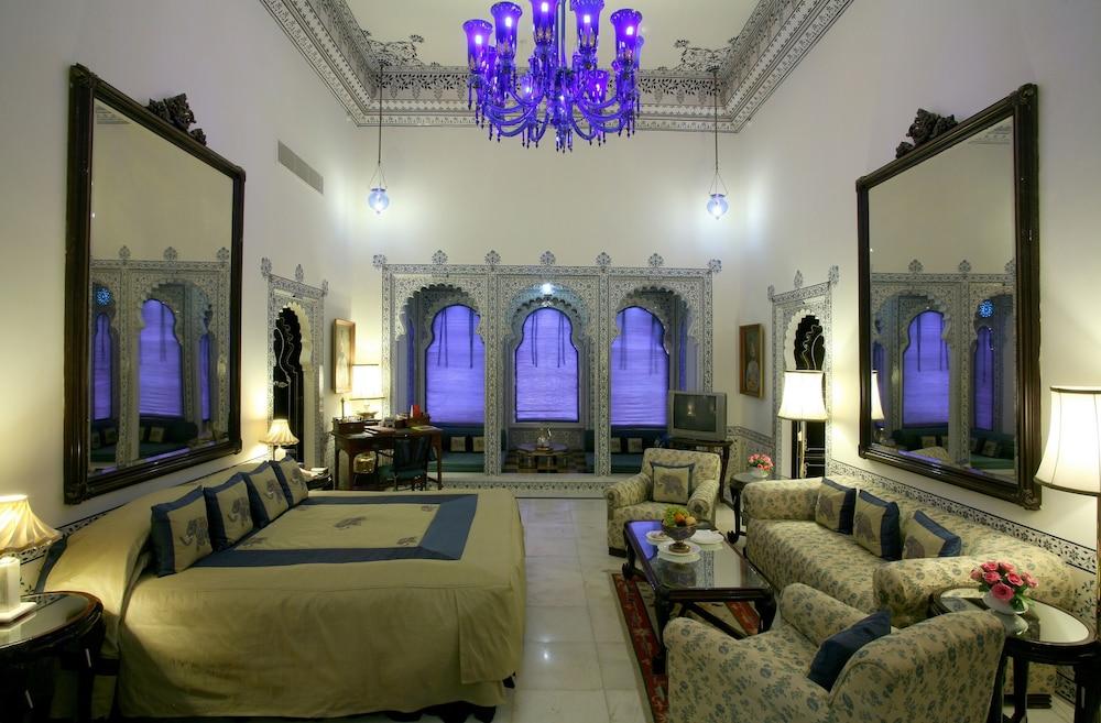 Shiv Niwas Palace By Hrh Group Of Hotels Удайпур Экстерьер фото